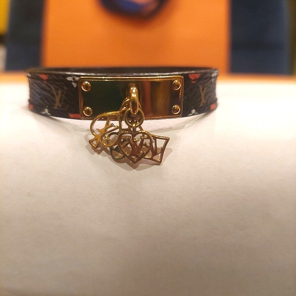 Louis Vuitton Brassiere Game On Bracelet, Size 17, Rare - Picture 2 of 14